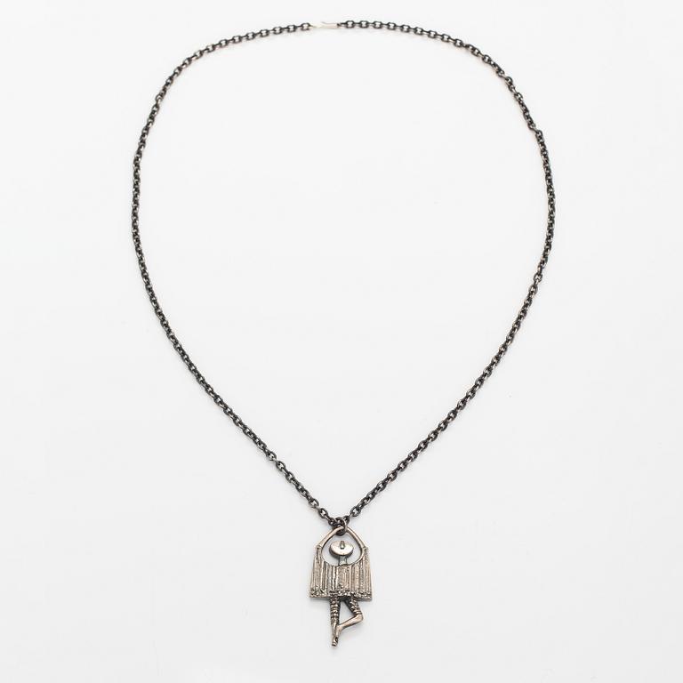 Jorma Laine, A sterling silver neckalce "Dancer". Turun Hopea, Turku.