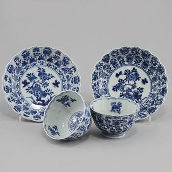 KOPPAR MED FAT, 2 st, porslin, Kina, Kangxi (1662 - 1722).