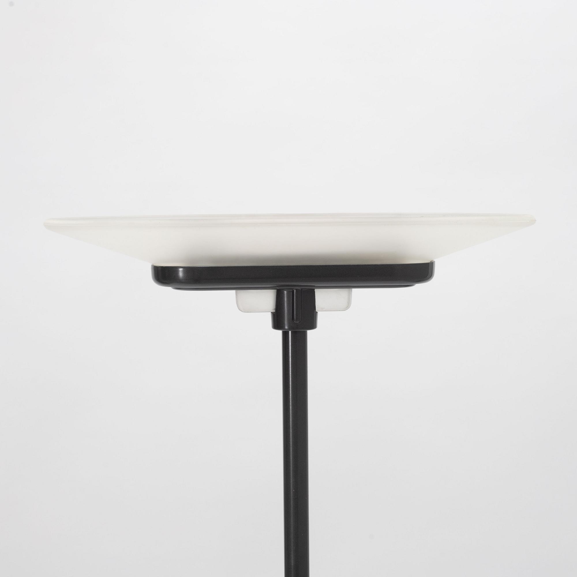 Perry King, Santiago Miranda & Gianluigi Arnald, a 'Jill' uplight from Arteluce, Italy.