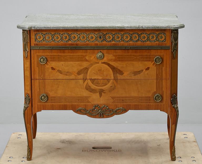 BYRÅ, sk Hauptkopia, gustaviansk stil, omkring 1900-talets mitt.