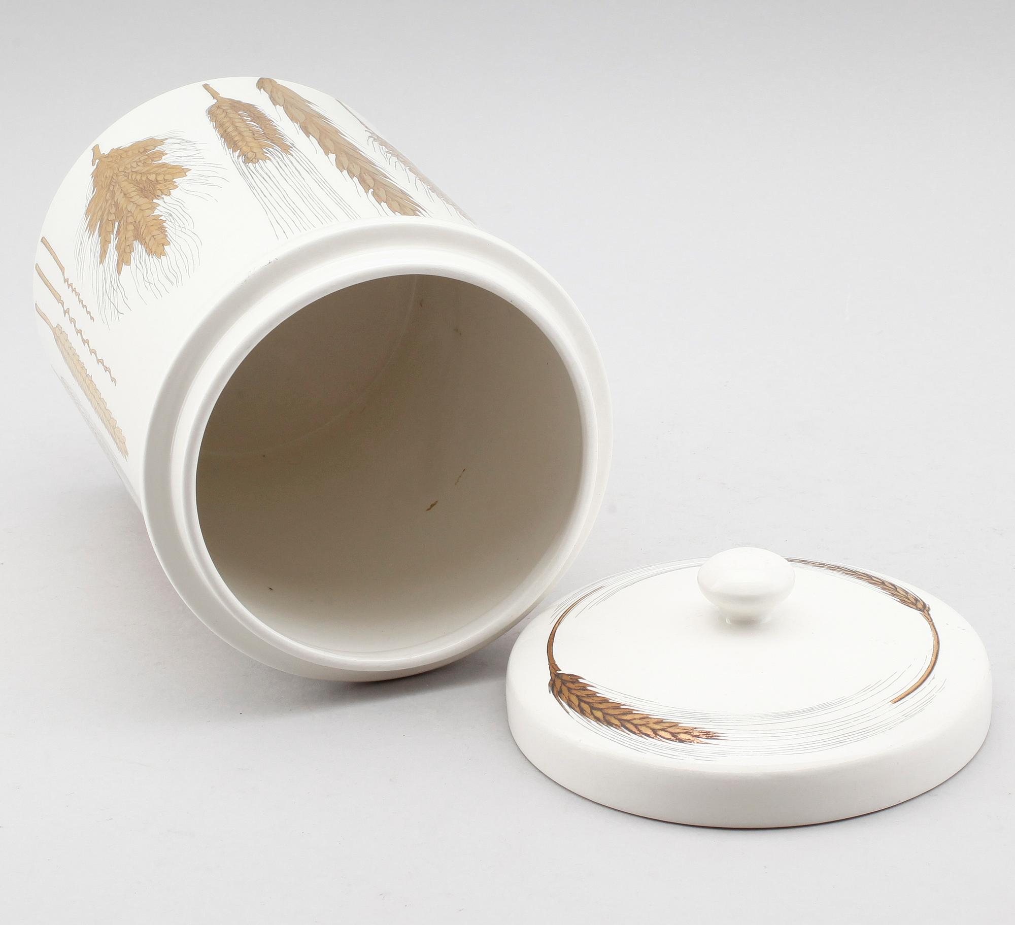 BURK MED LOCK, porslin, Fornasetti, Italien, 1900-talets andra hälft.