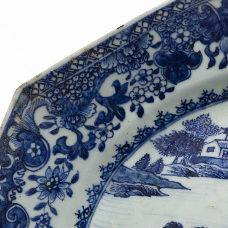 Stekfat, kompaniporslin, Kina, Qingdynastin, Qianlong (1736-95).