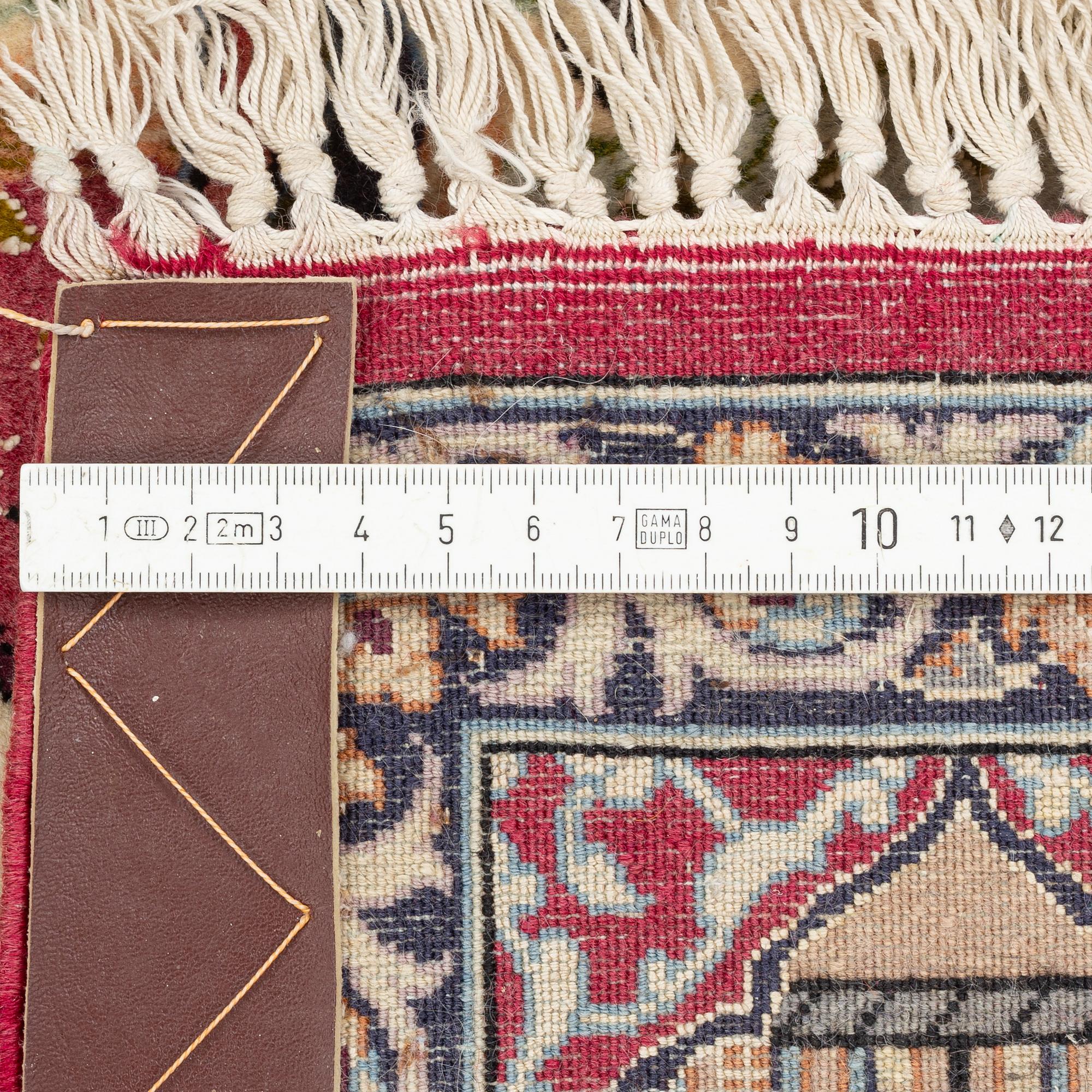 A figural Isfahan part silk rug, old, c. 167 x 113 cm.