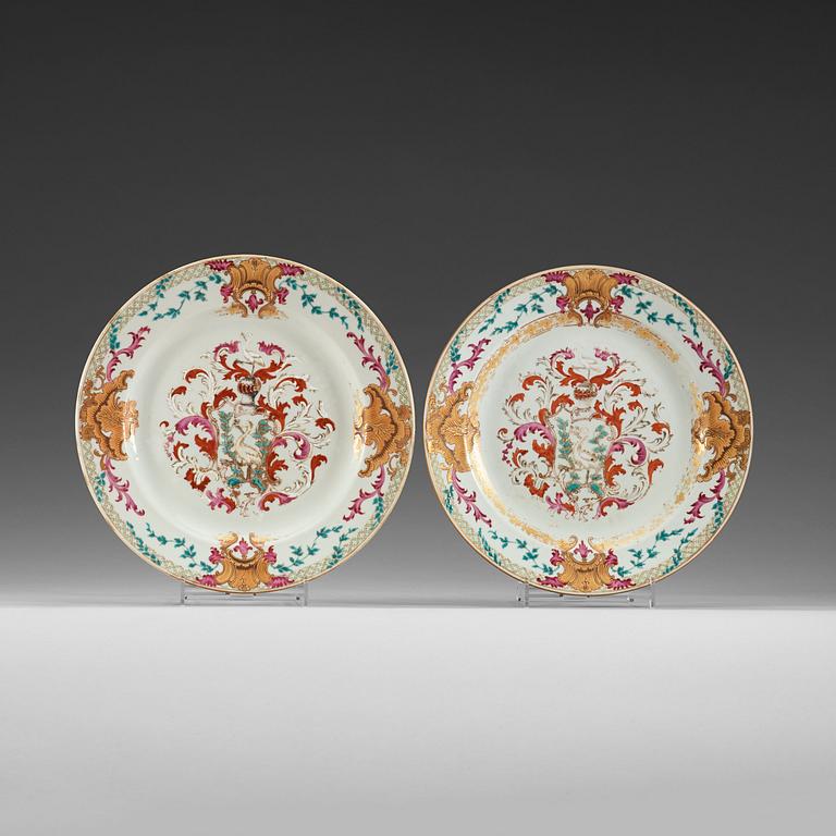 A pair of famille rose Swedish Armorial dinner plates, Qing dynasty, Qianlong (1736-95).