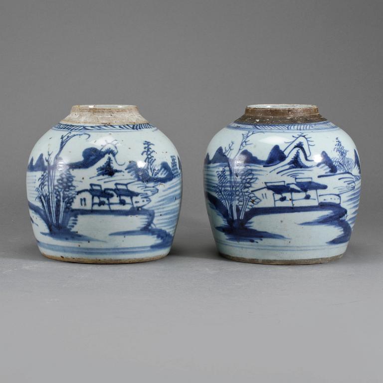 BOJANER, 2 st, porslin, Kina, 1800-tal.