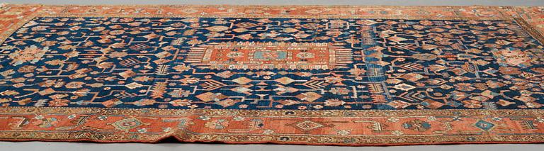 A CARPET, semi-antique, Heriz, ca 346,5 - 354 x 265,5 cm.