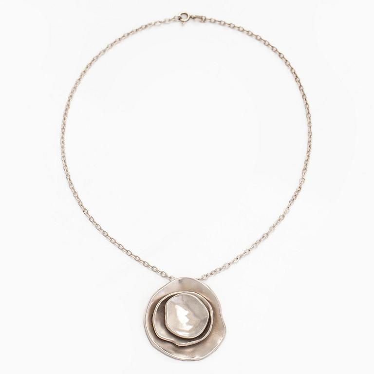 Liisa Vitali, pendant, "Gardenia", silver, Kultakeskus.