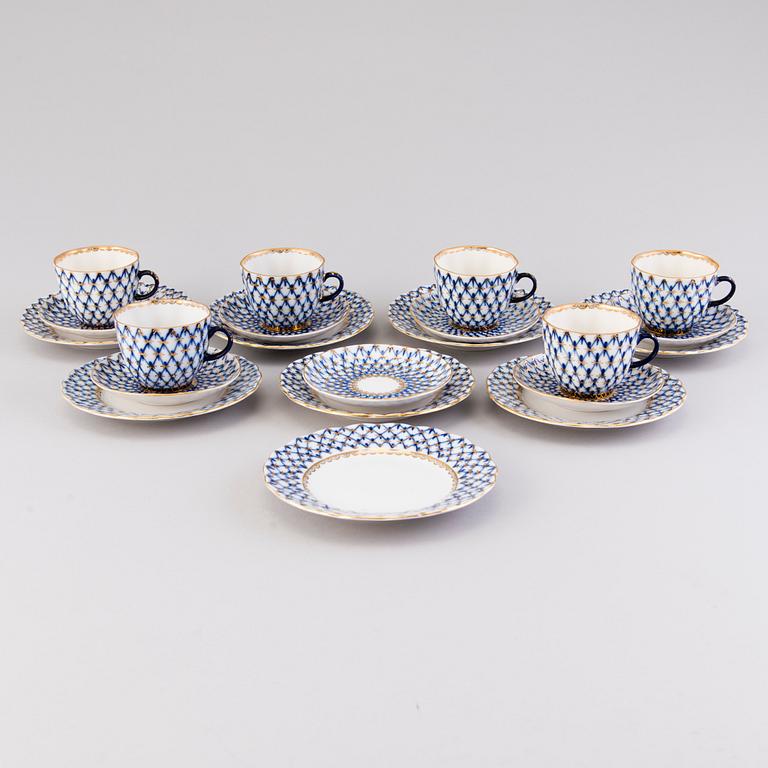KAFFE- och TESERVIS, 21 delar, porslin, "Cobalt net", Lomonosov, Sovietunionen 1900-talets senare hälft.