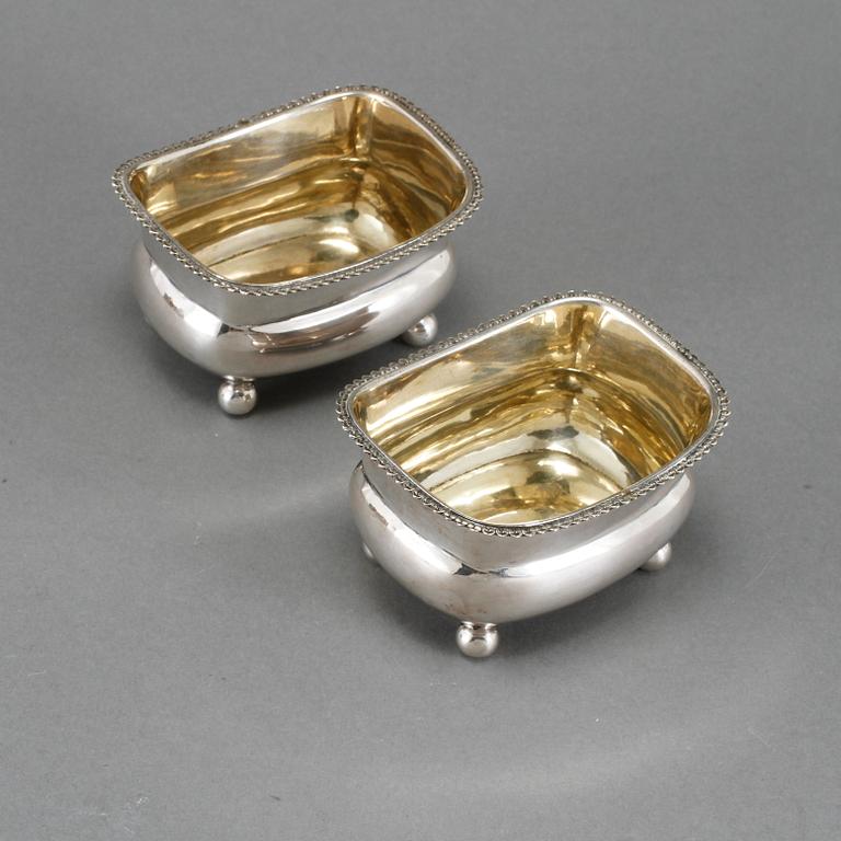 SKÅLAR, ett par, silver, Alice & George Burrows, London, 1809, vikt 184 g.