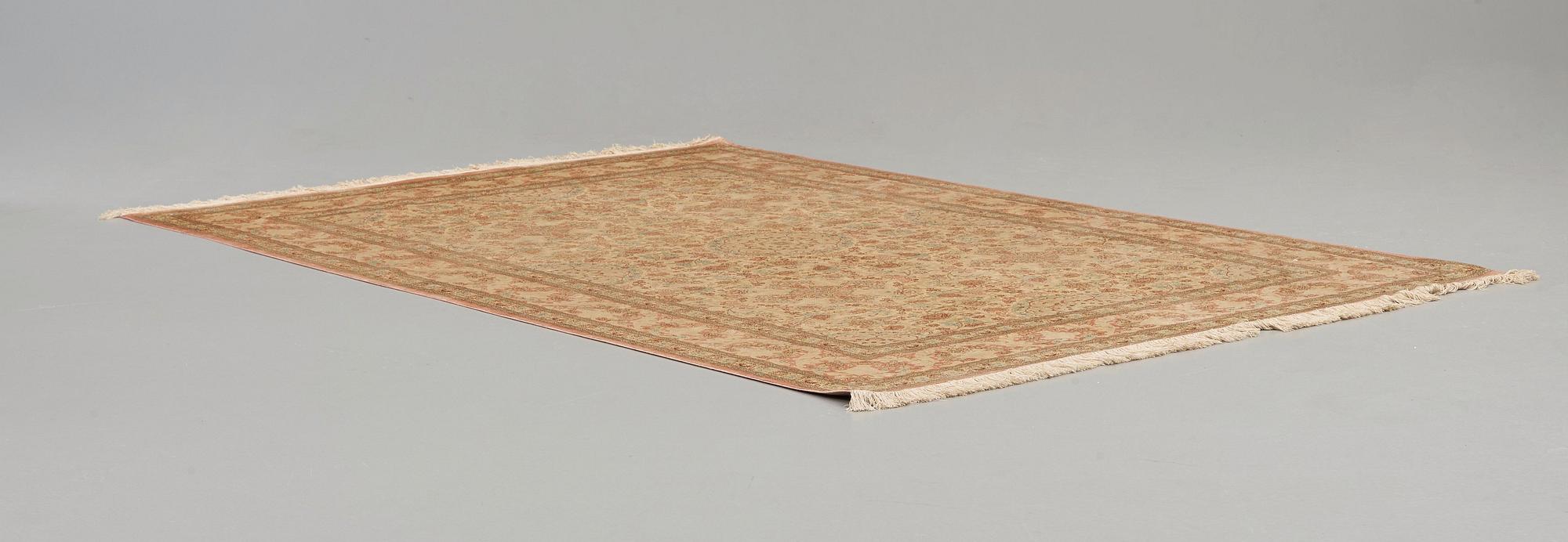 OLD SILK QUM. 289,5 x 195 cm.