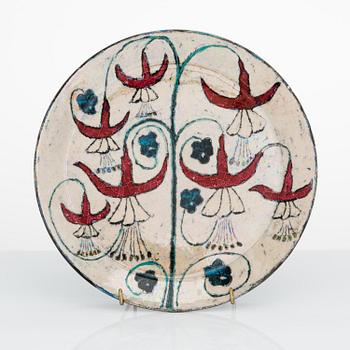 BIRGER KAIPIAINEN, a decorative plate signed Kaipiainen Arabia.