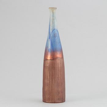 Sven Hofverberg, a set of three stoneware bowls and a vase, mid 20th Century.