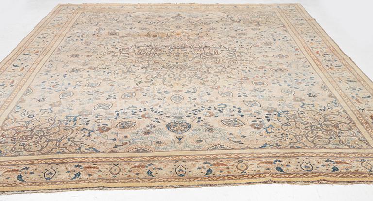 An antique 'Haj Jalili' Tabriz carpet, Northwest Persia, c. 430x310 cm.