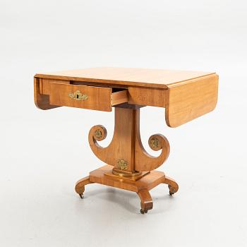 Salon table, Empire.