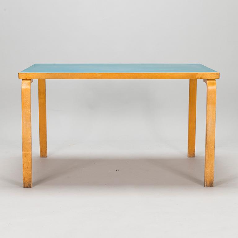 Alvar Aalto, bord, modell 82 för O.Y. Huonekalu-ja Rakennustyötehdas A.B. 1900-talets mitt.
