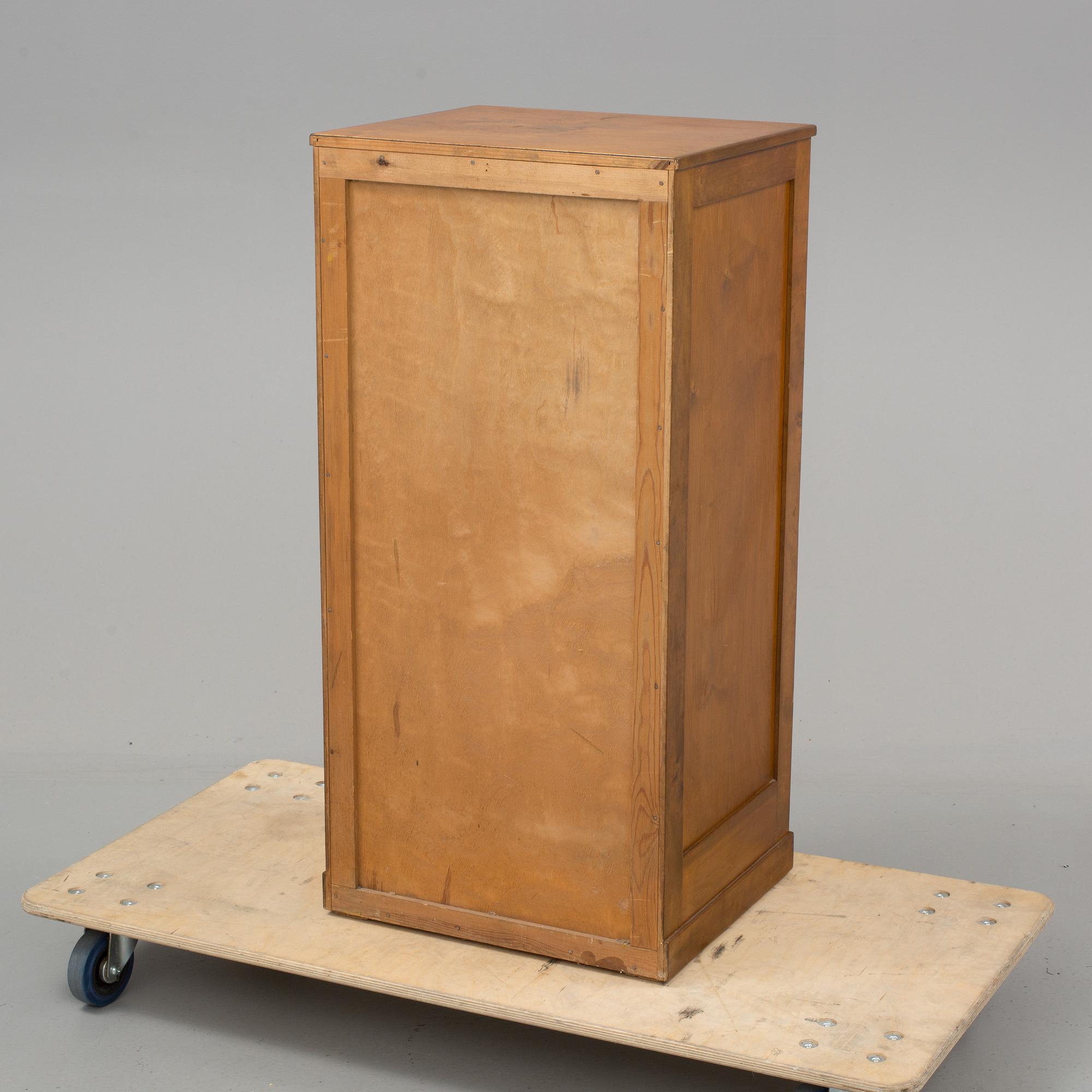 JALUSISKÅP, 1900-tal.