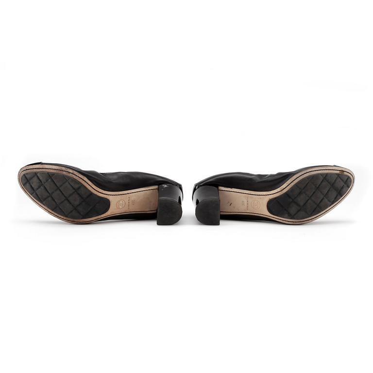 CHANEL, ett par pumps. Storlek 40.
