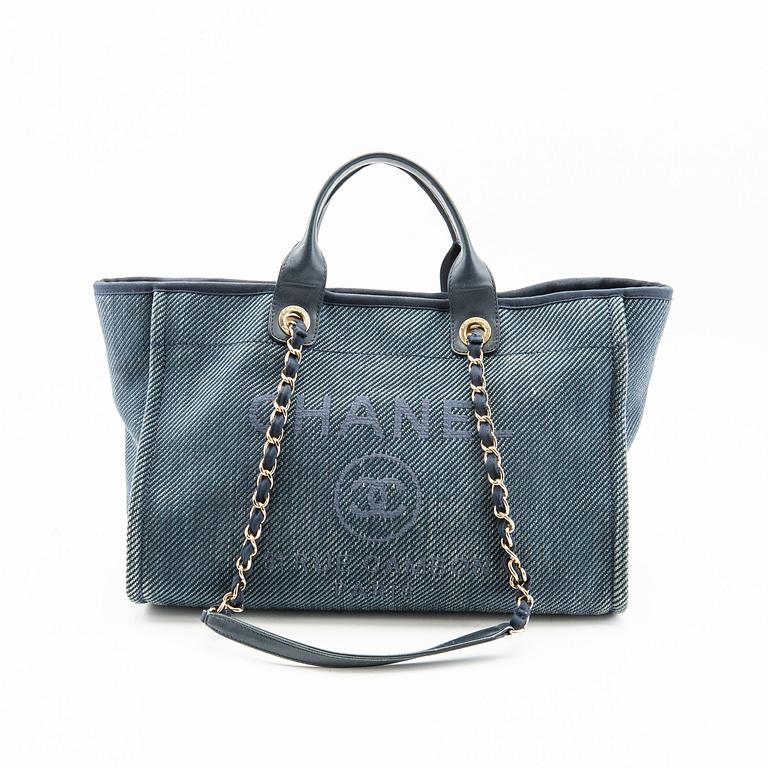 Chanel, väska, "Deauville", 2020.