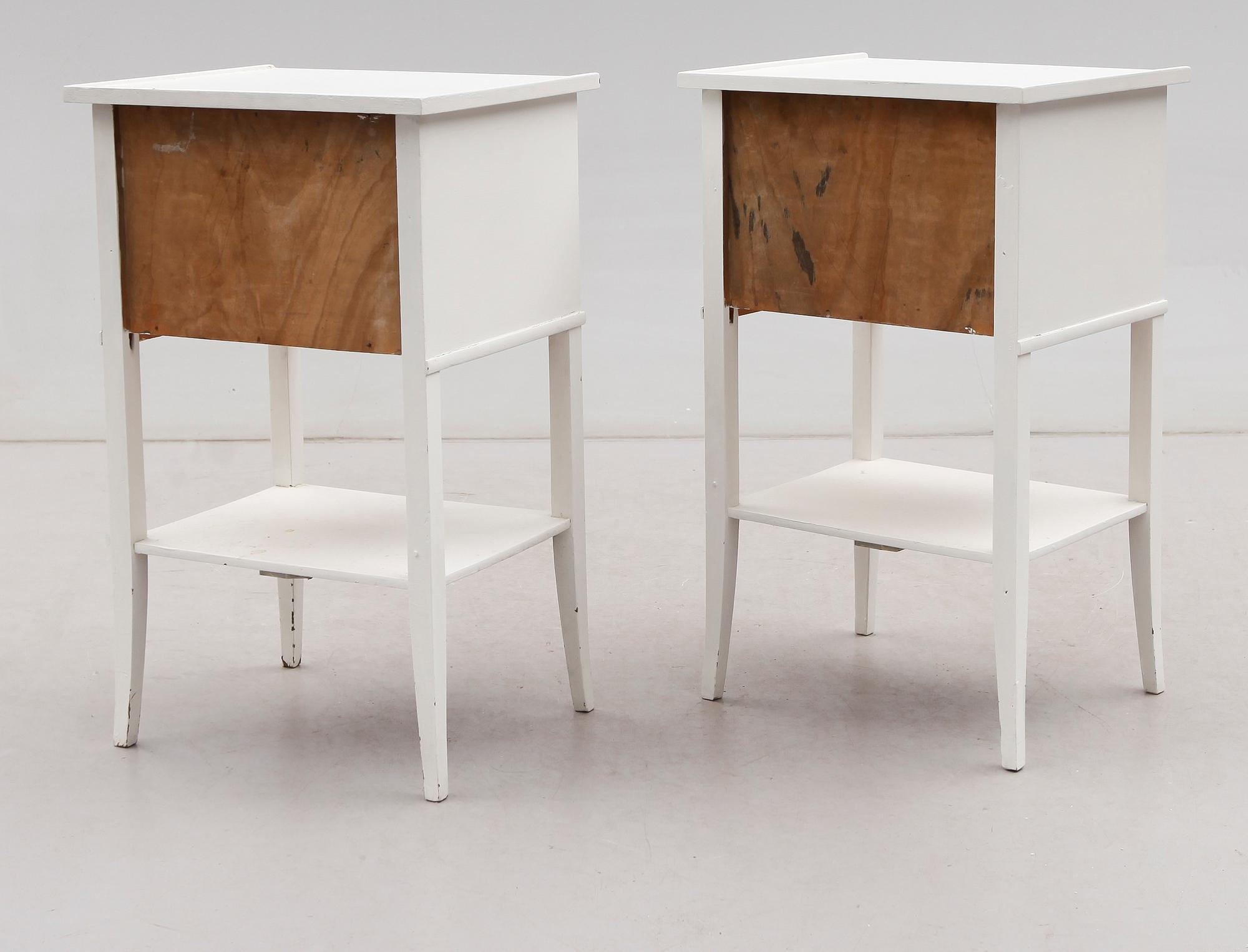 SÄNGBORD, 1 par, 1900-talets första hälft.