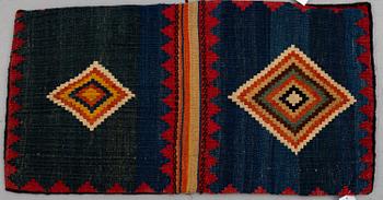 SADELVÄSKA, semiantik Kashgai, ca 87 x 42 cm.