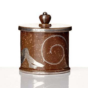 Wilhelm Kåge, an "Argenta" creamware box with cover, Gustavsberg, Sweden 1938.