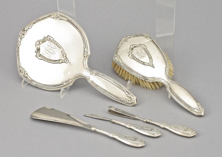 TOILETTESET, 5 delar, sterlingsilver, N & H, trol England, 1900-tal. Vikt 586 g.