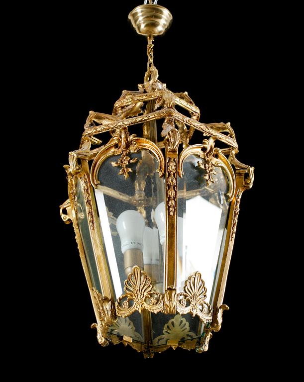TAKLYKTA, Louis XVI-stil, 1900-talets första hälft. Höjd ca 60 cm.
