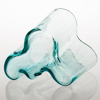 ALVAR AALTO, A '9750' vase Karhula Glassworks 1937-1949. Finland.