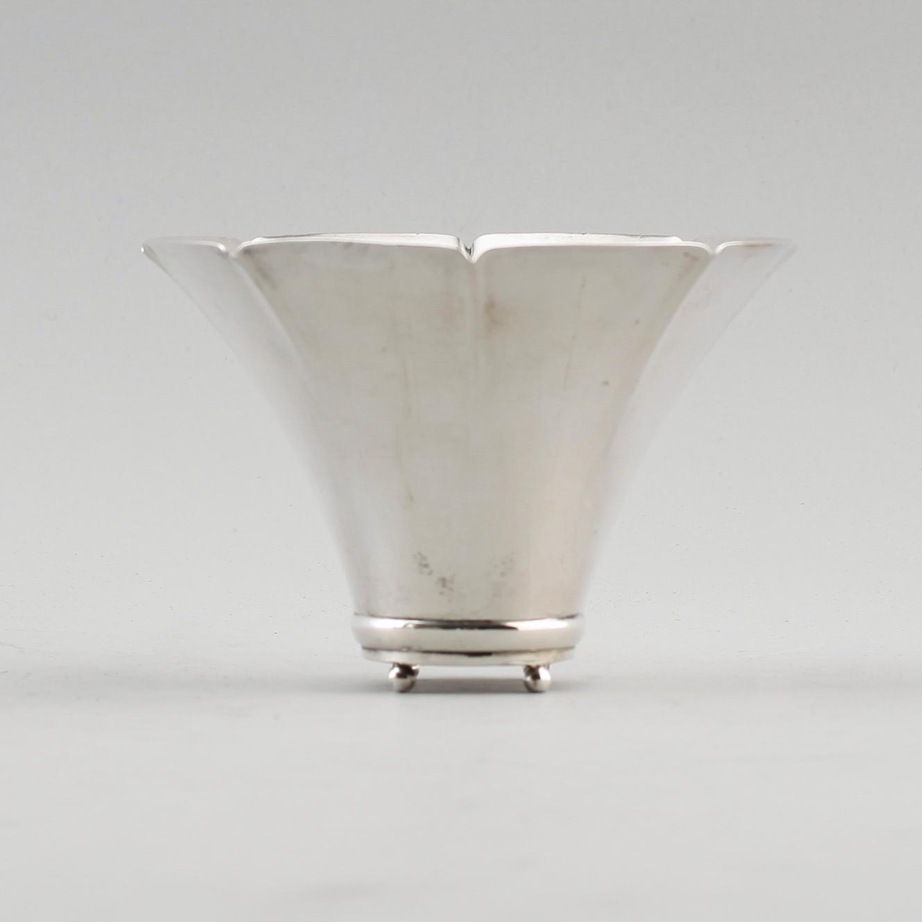 SKÅL, silver, Wiwen Nilsson, Lund 1927. Vikt ca 123 g.