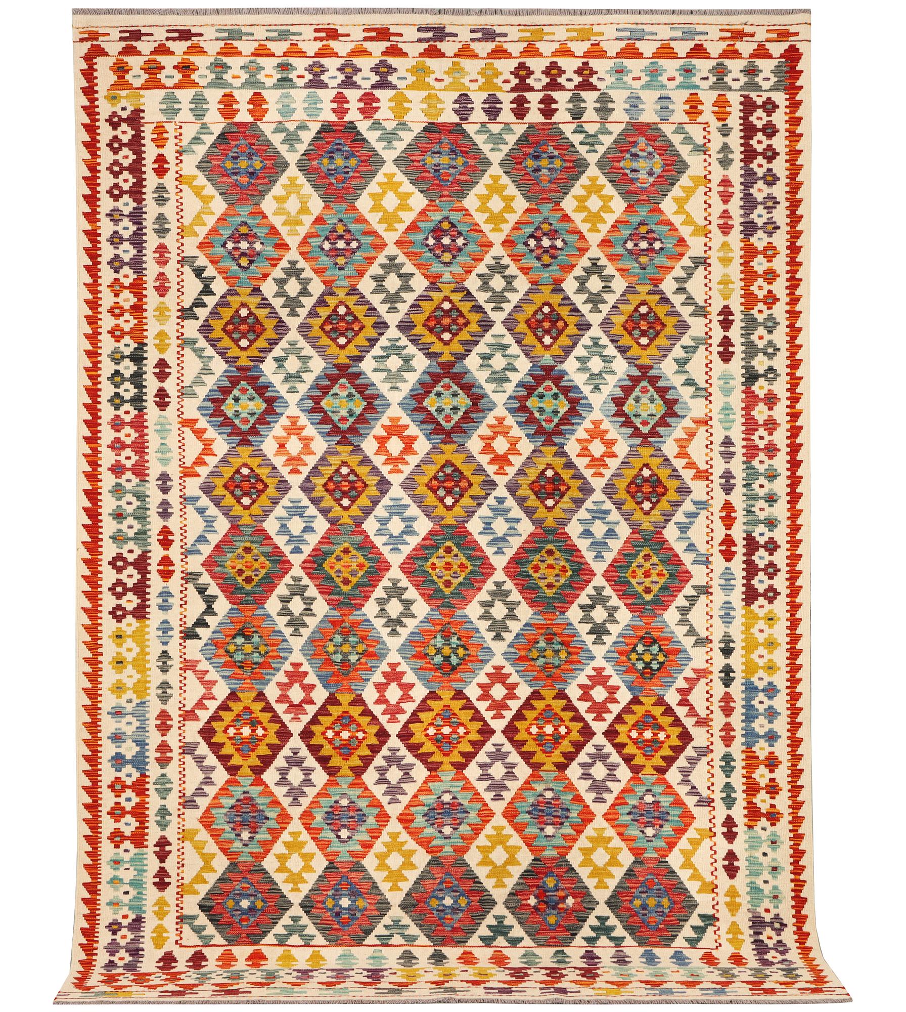A Kilim carpet, c. 298 x 205 cm.