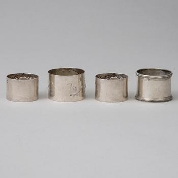 SERVETTRINGAR, sterlingsilver, ett par, London 1896, och 2 st, 800 silver, 1900-tal. Totalvikt 148 g.