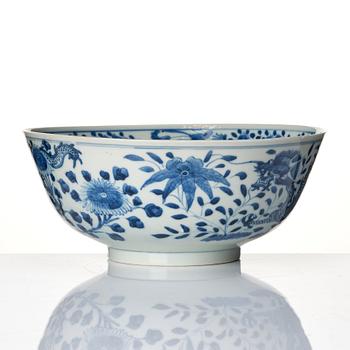 Skål, porslin. Sen Qingdynasti, 1800-tal.
