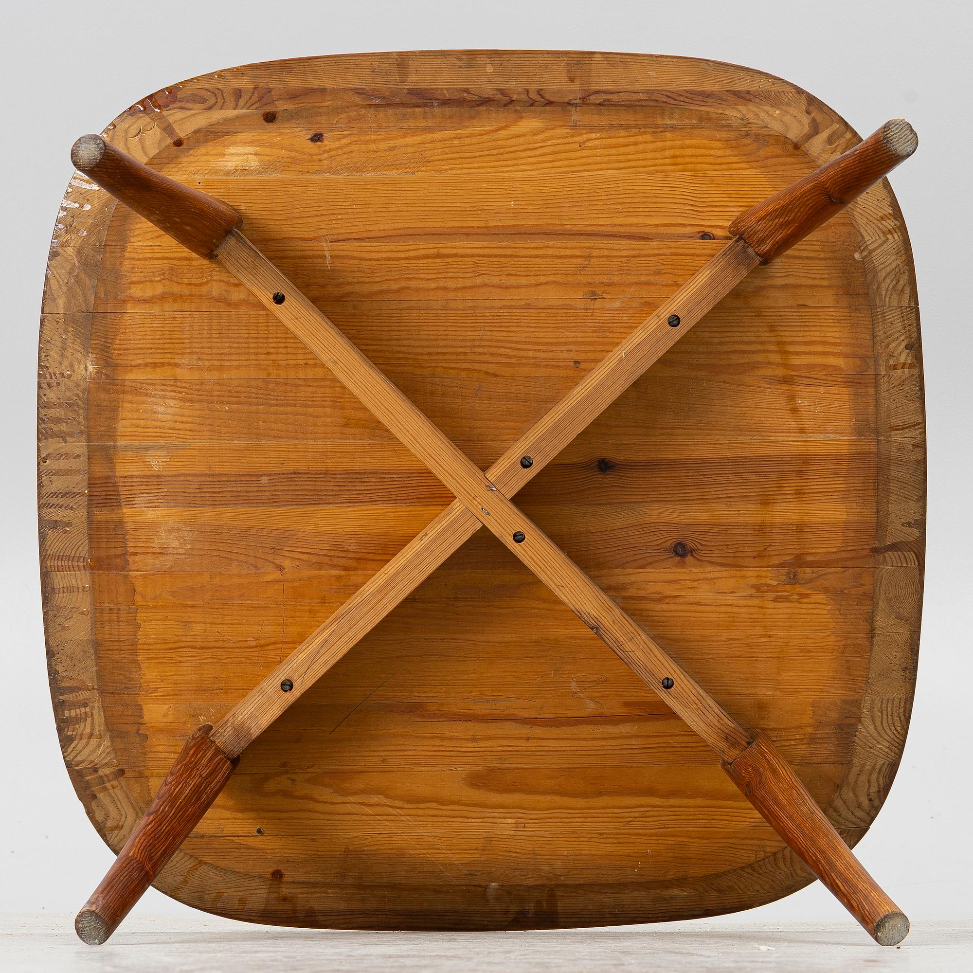 A coffee table, mid-20th century.