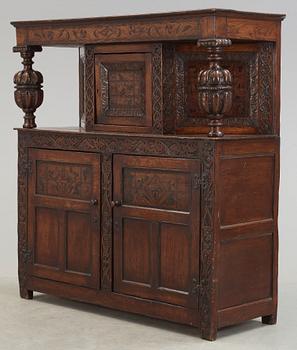 STOLPSKÄNK. England, 1600-tal.