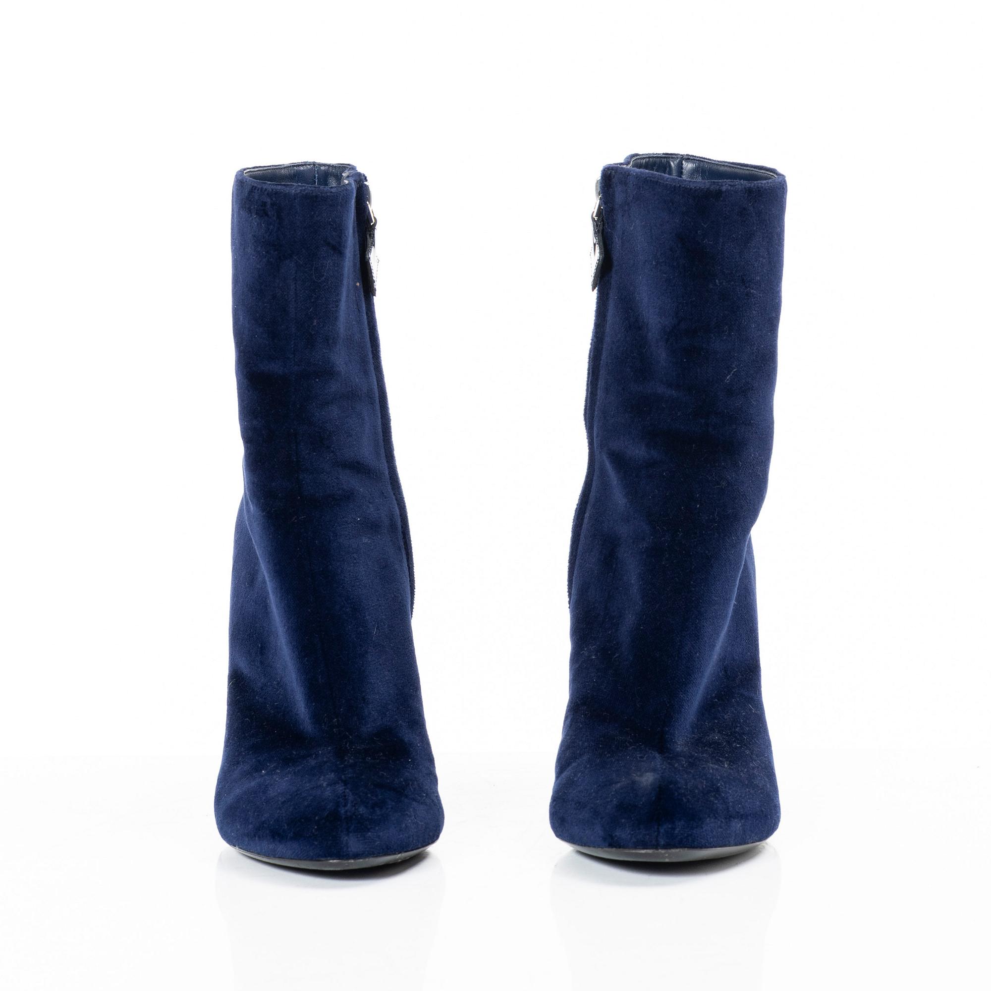 Louis Vuitton, stövletter, "Blue Velvet Crystal Heel Boot", storlek 37.