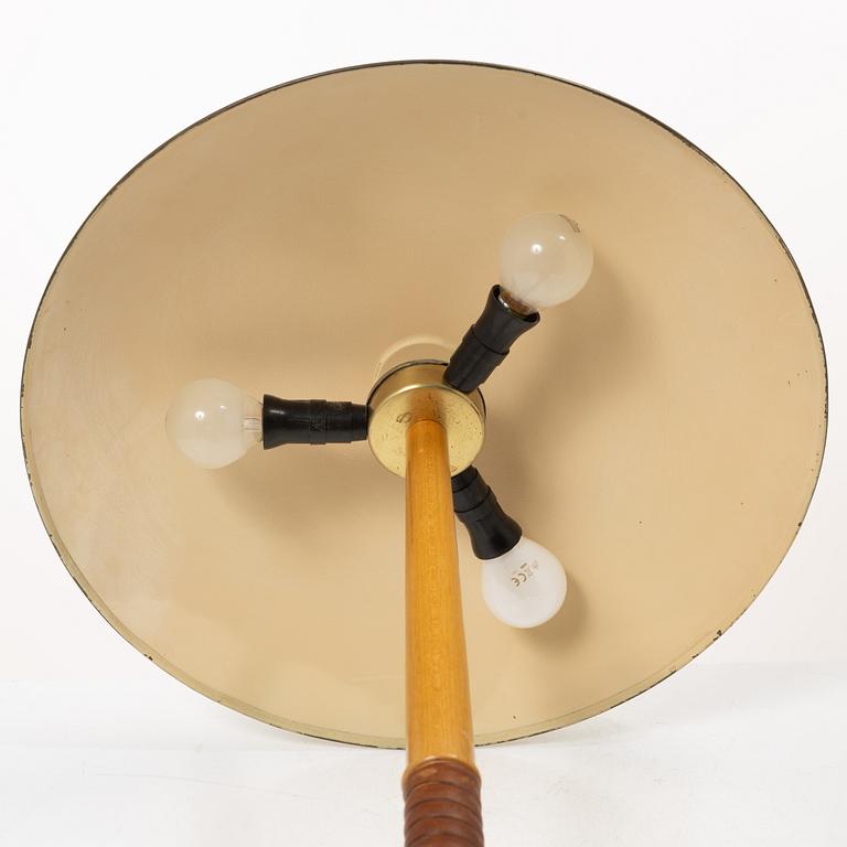 Harald Notini, A model 15525 table lamp, Arvid Böhlmarks Lampfabrik, Stockholm, 1950s.
