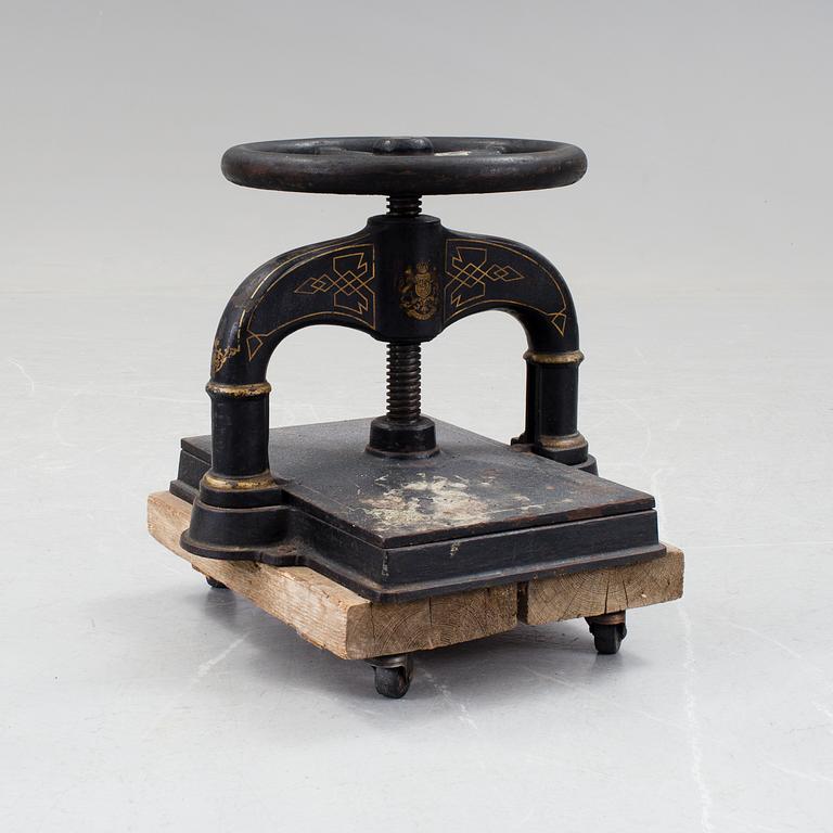 PLANT PRESS / BOOK PRESS, cast iron, around the year 1900.