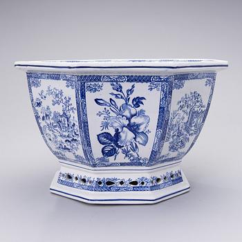 YTTERFODER, keramik, Gustavsberg, 1900-talets början.