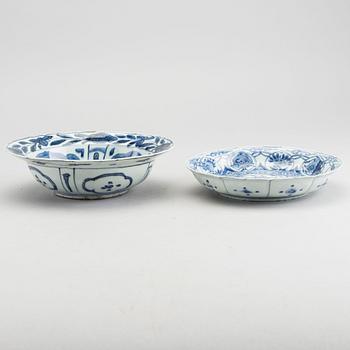 A set of two Chinese Wanli blue and white porcelain bowls.