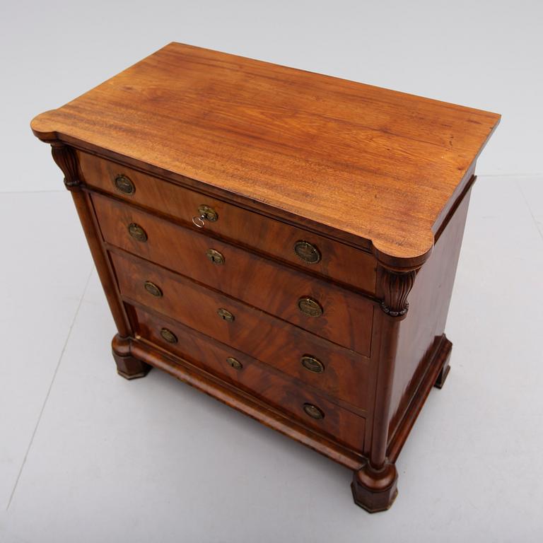 BYRÅ, senempire, 1800-talets mitt.