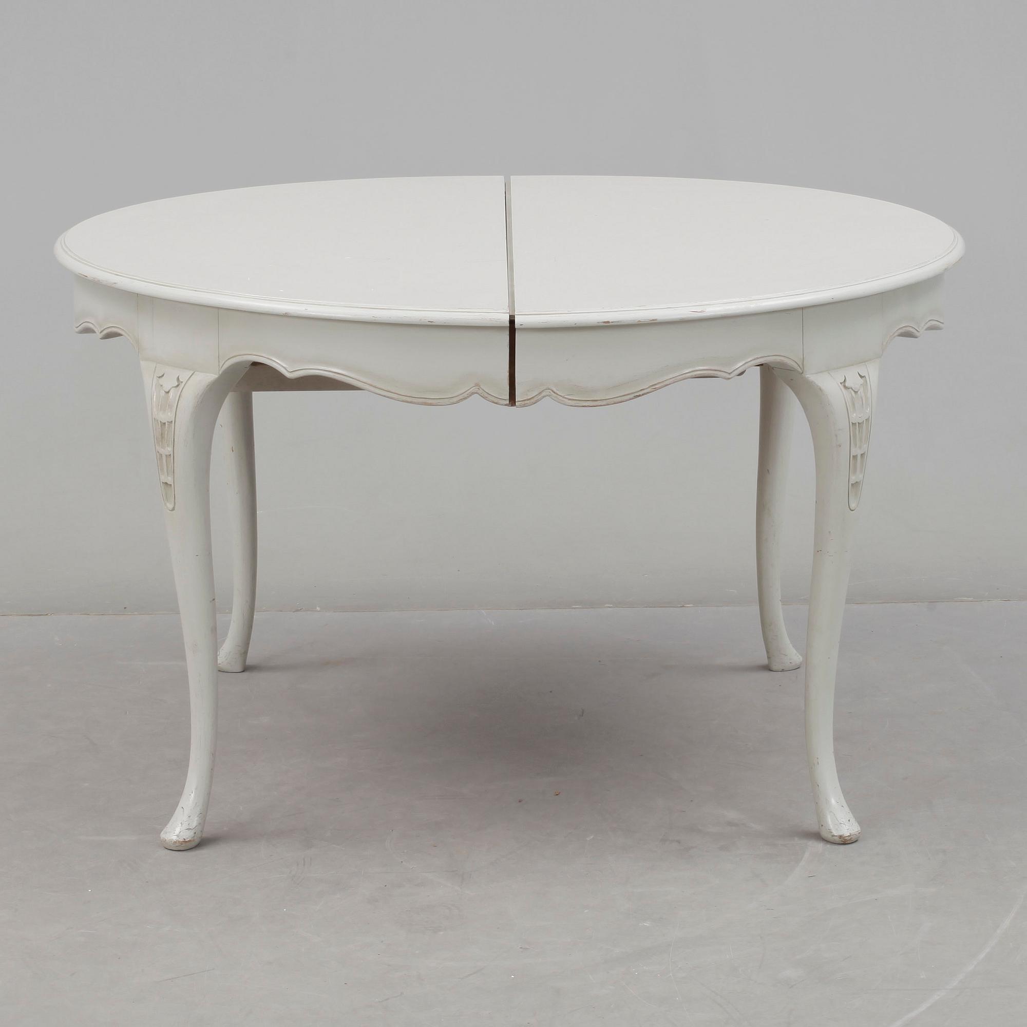 MATSALSGRUPP. 14 delar. Rokokostil, 1900-talets första hälft/mitt.