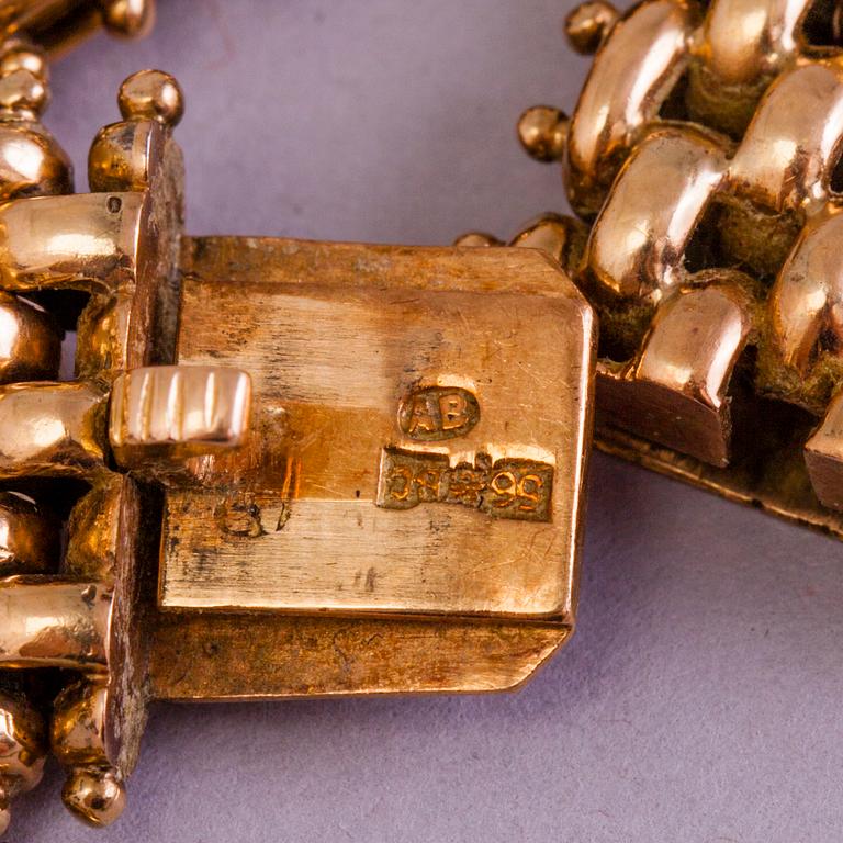 A 14K Russian gold bracelet, Moscow 1852-1873.