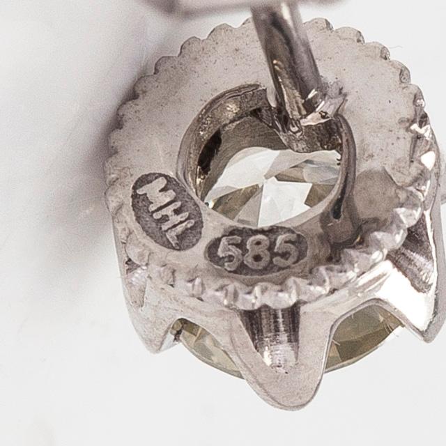 Örhängen, 14K vitguld, med briljantslipade diamanter tot. ca 1.00 ct. Mikko Laine, Åbo.