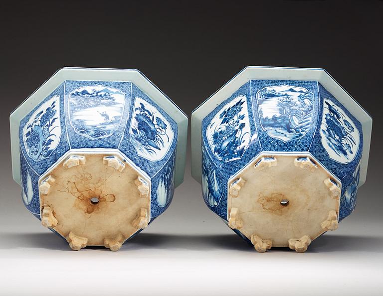 A pair of blue and white flower pots, Qing dynasty, 18th Century.