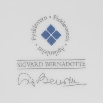 Sigvard Bernadotte, a 30-piece coffee service, 'Millenium/Marianne", Christineholm, Fyklöver.