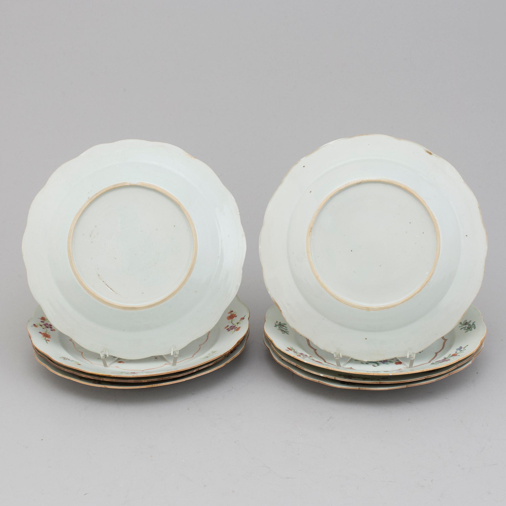 A set of eight famille rose export porcelain plates, Qing dynasty, Qianlong (1736-95).
