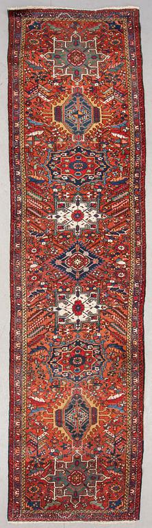 GALLERIMATTA, old/semiantik, Heris, ca 377 x 98 cm.
