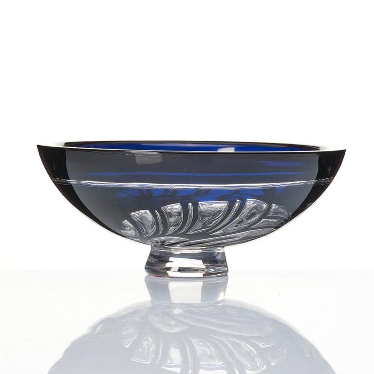 Lars Hellsten, an 'ariel' glass bowl, Orrefors, Sweden 1988.