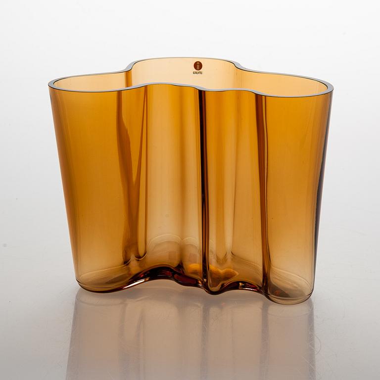 Alvar Aalto, maljakko, 3030 "Aavikko" , signeerattu Alvar Aalto Iittala.