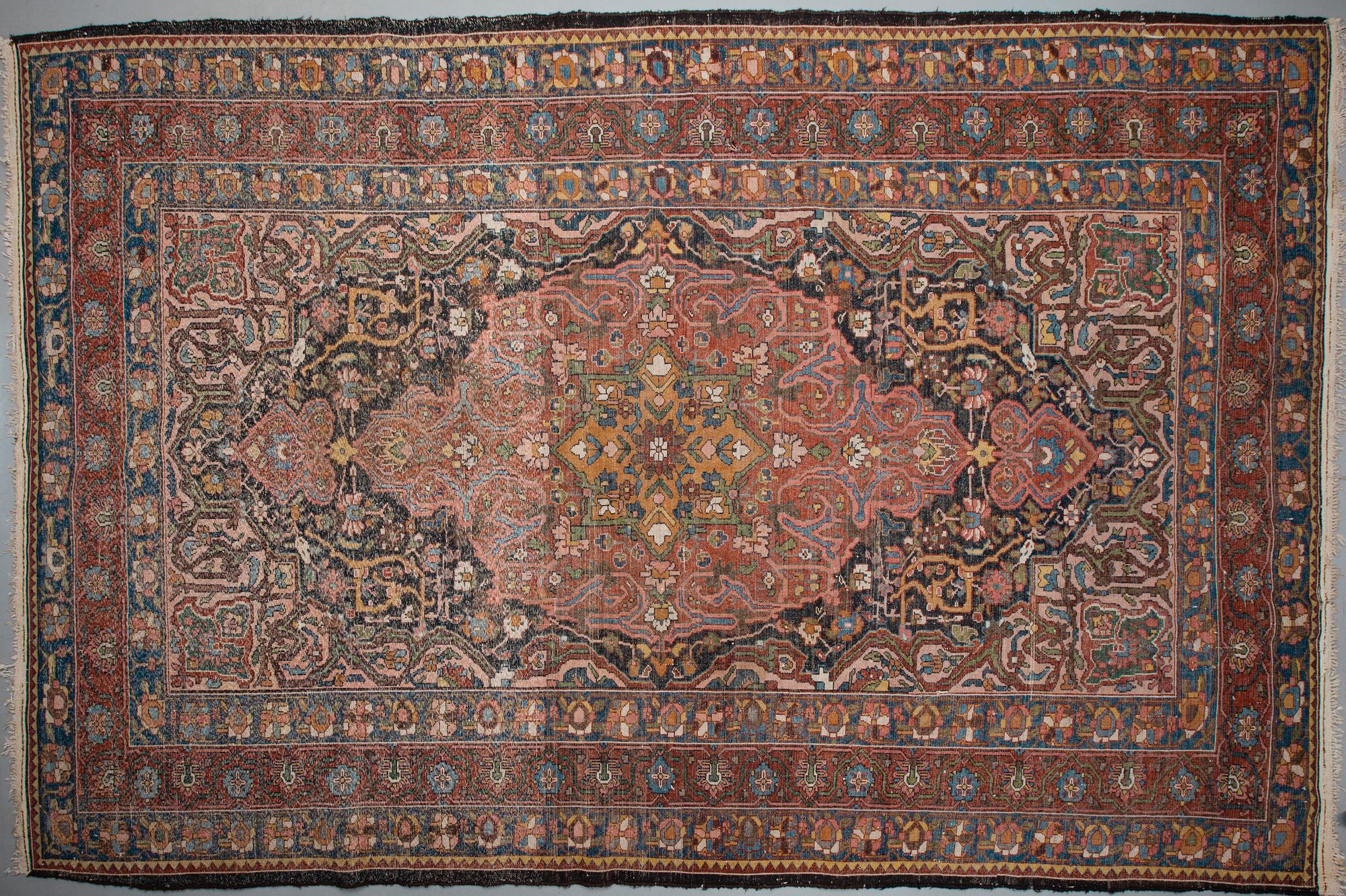 MATTA, orientalisk. Ca 310x206 cm.